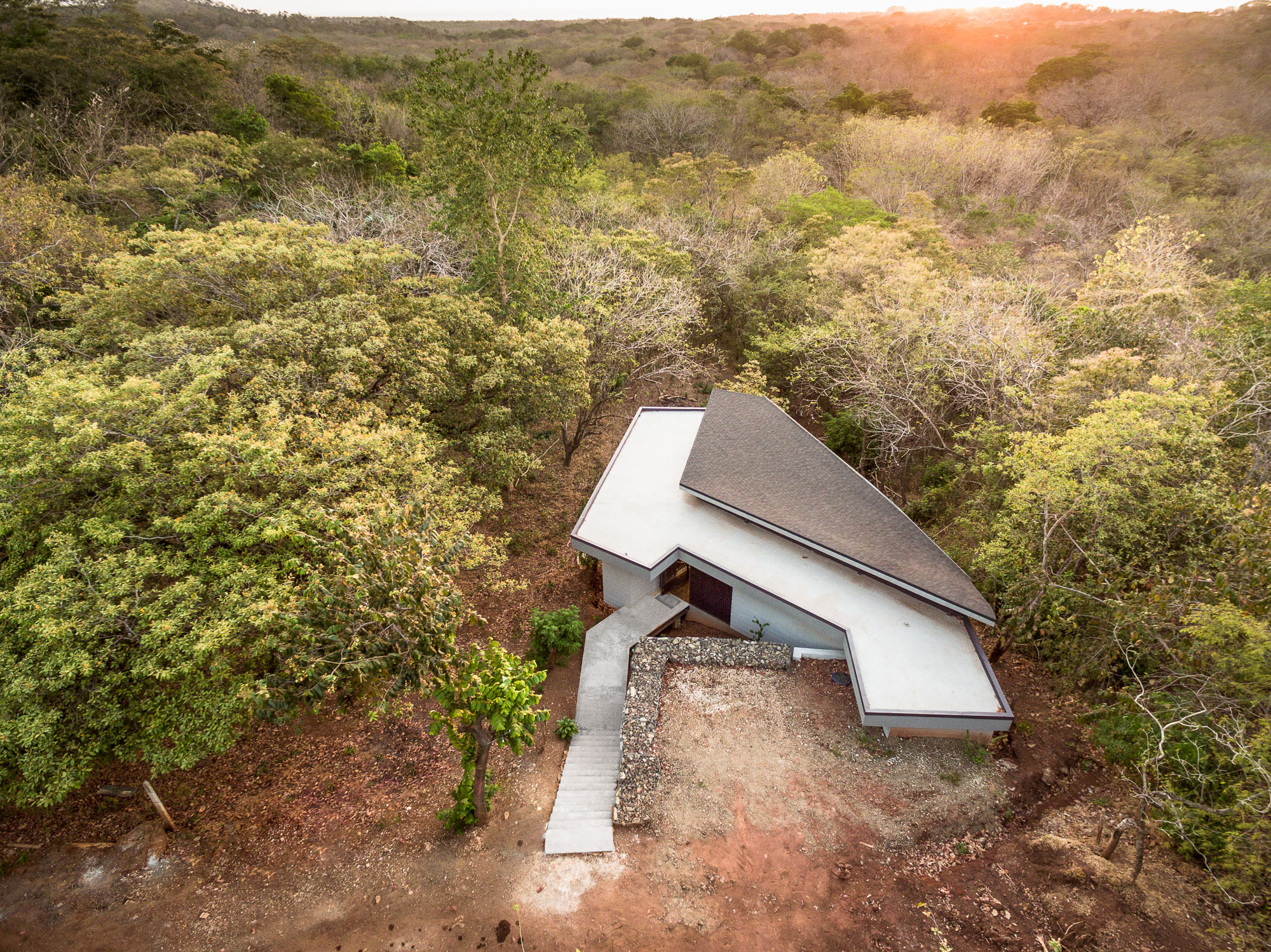 FLOATING LEAF HOUSE